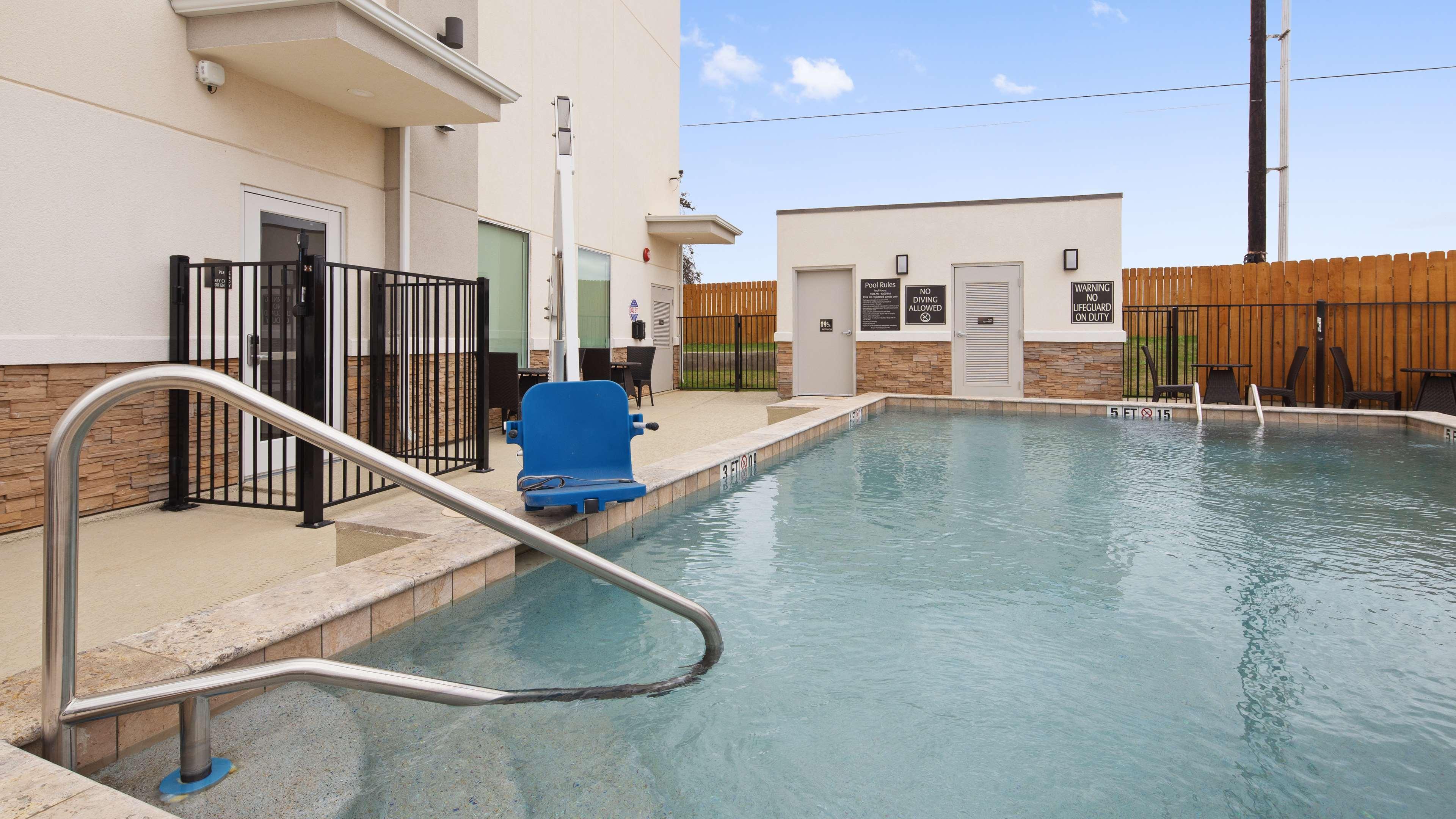 Best Western Green Oaks Inn La Vernia Exterior foto